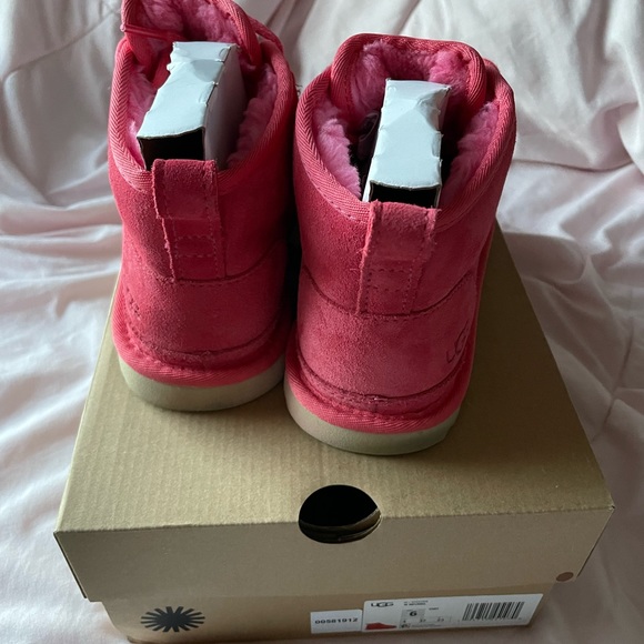 Strawberry pink ugg neumel - Picture 2 of 4